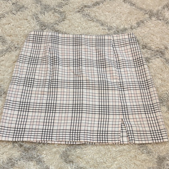 Aeropostale Dresses & Skirts - Aeropostale Checkered Mini Skirt in Black and White